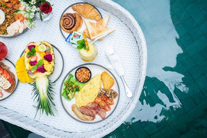Floating Breakfast